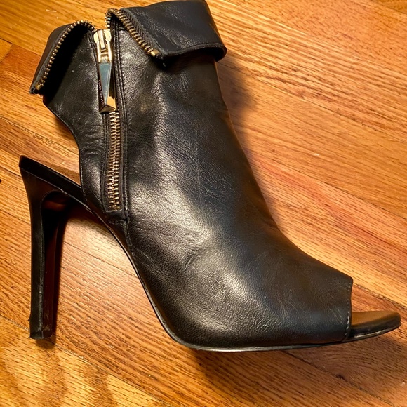 Vince Camuto Black 'Kevlin' Open To/Heel Zip Up Bootie Heels- Size 9 - Picture 10 of 16